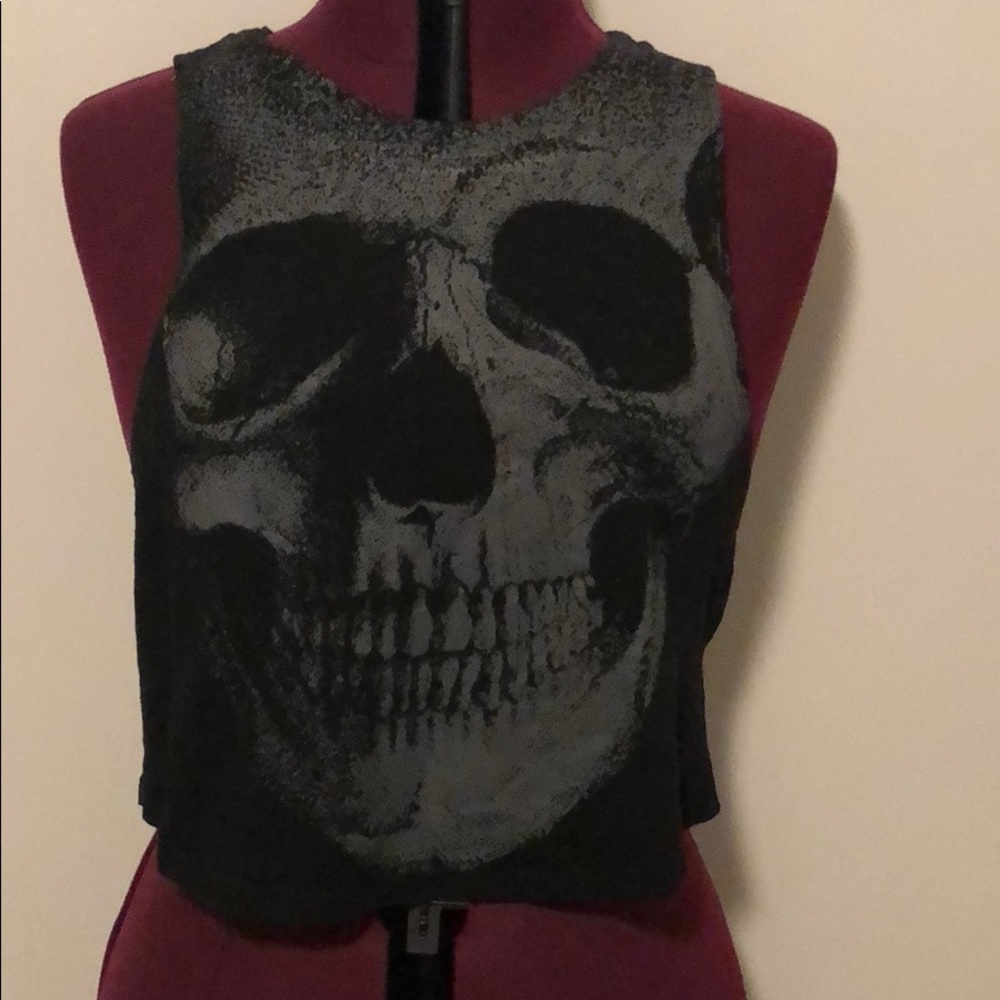 Skull face crop top in black